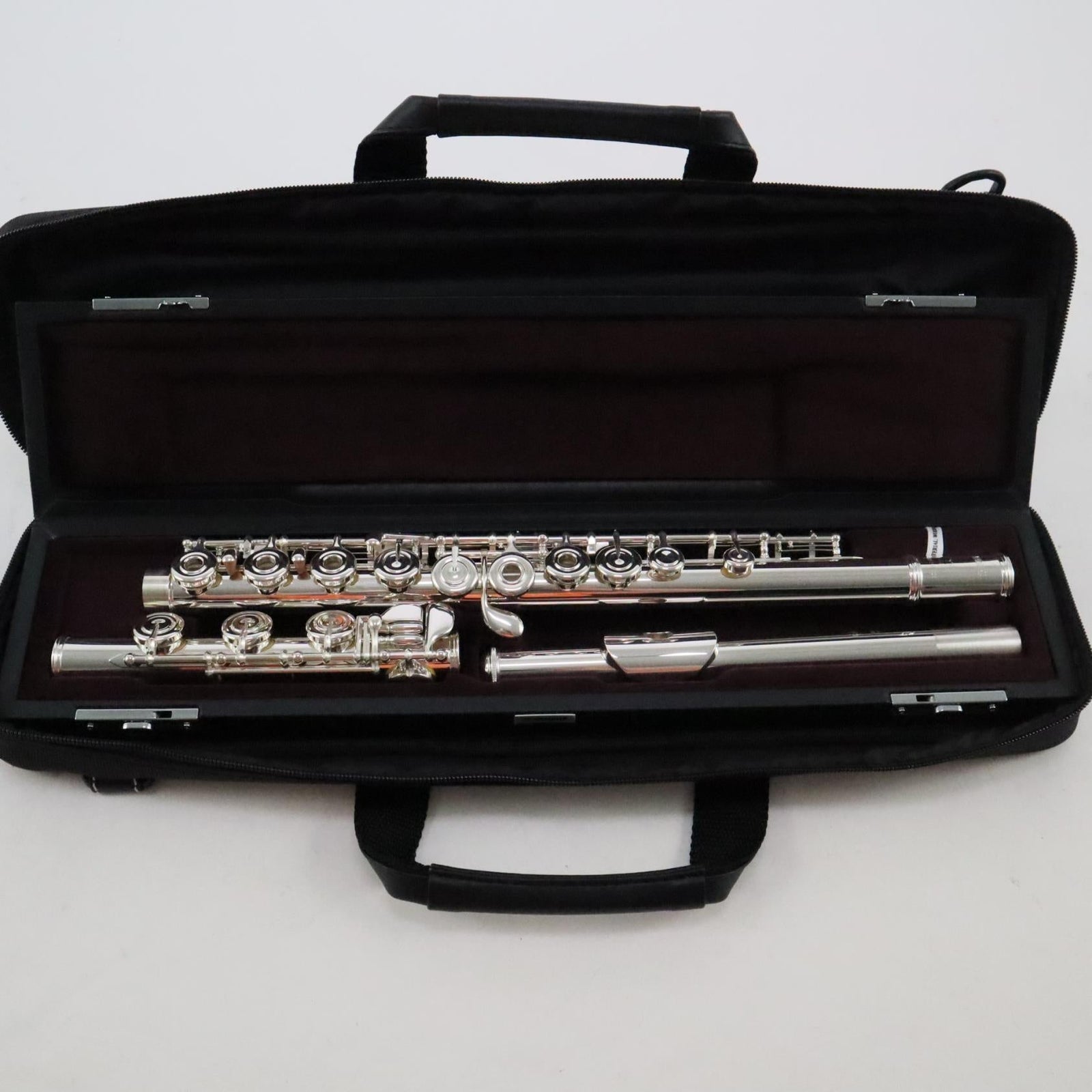 Yamaha Model YFL-462H Intermediate Flute in Solid Silver MINT CONDITIO –  The Mighty Quinn Brass and Winds