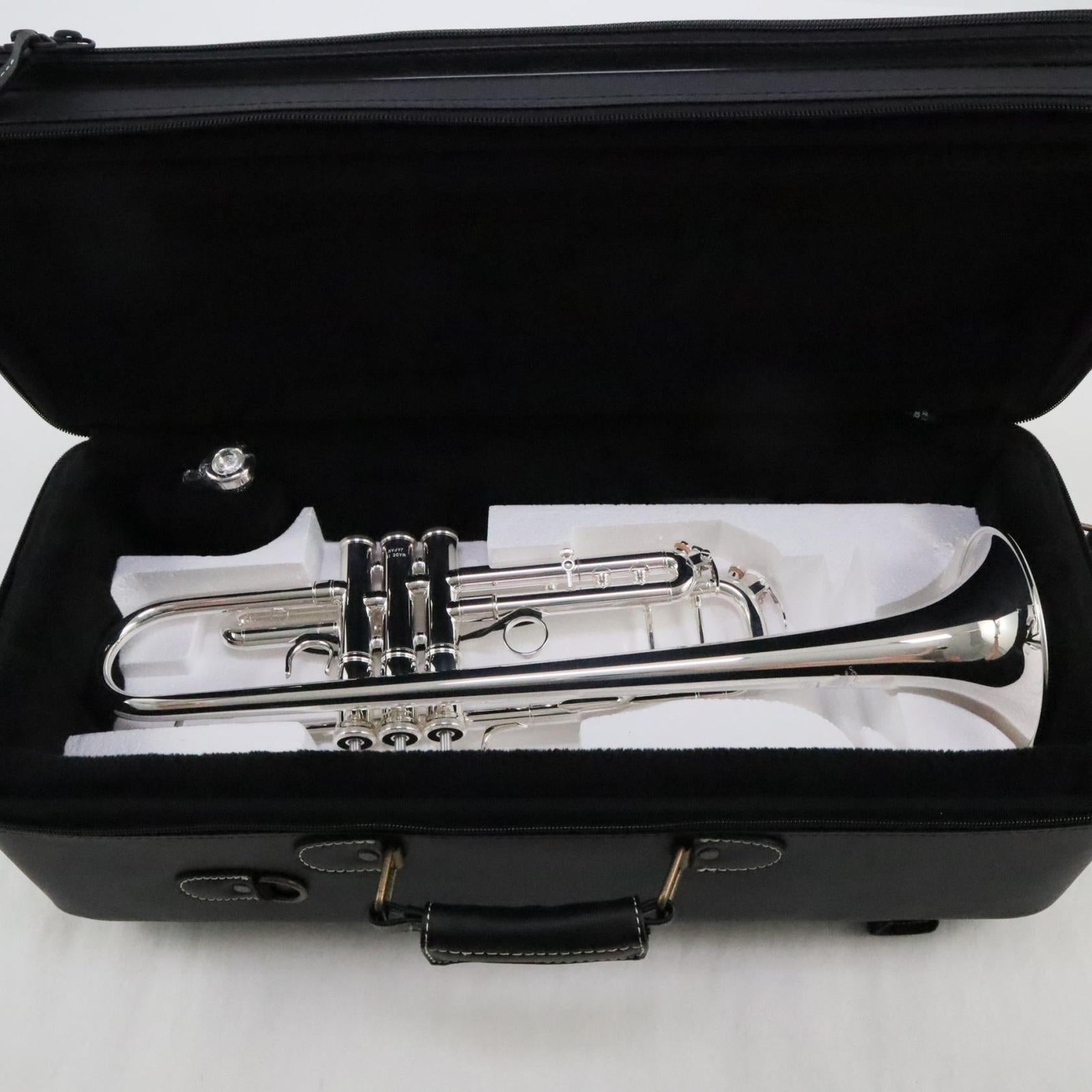 Yamaha Model YTR-8345IIS 'Xeno' Professional Bb Trumpet MINT CONDITION –  The Mighty Quinn Brass and Winds